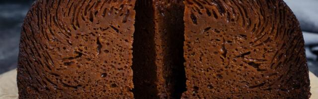 Crna baba: Kolač sa votkom i mlekom iz Moldavije koji se peče 10 sati, ali mi smo našli brži recept