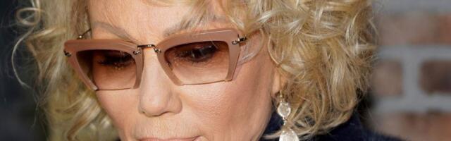 "UFURALA SE, ZNAMO MI KO JE ONA JAKO DOBRO" Neprepoznatljiva Lepa Brena uvredila fanove u Tuzli, oni samo sipaju kritike - "Kad se opanak popapuči" (ŠOK FOTO)