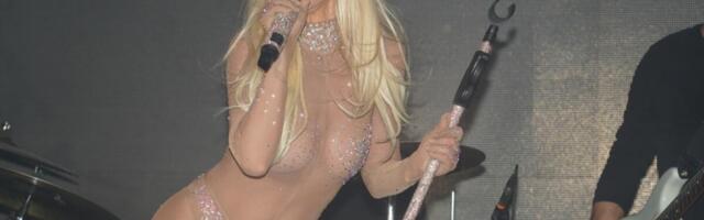 DA SE NJENA MIRA PITA PEVALA BI ZAKOPČANA DO GRLA: I sa 45 vodi bitke sa majkom! "Ne živim kako se komšiji dopada"