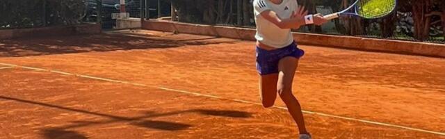 Ana Ivanović ponovo na terenu: Trenira na šljaci, oduševila i Novaka (VIDEO)