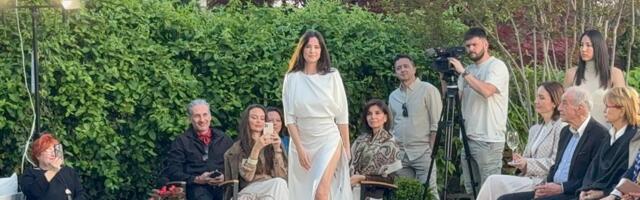 Sajsi MC sa flekom izašla pred ljude, pa sevnula noga: Reperka prošetala na reviji, svi su gledali u OVO