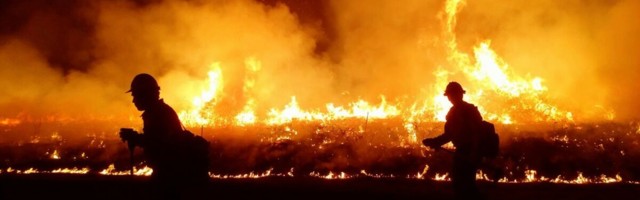 VATRA OBUSTAVILA LETOVE: U Rusiji divljaju šumski požari