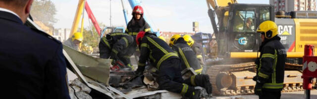 Teško povređena devojka u padu nadstrešnice prvi put se oglasila: Poslala je pismo dečaku koji joj je pomogao