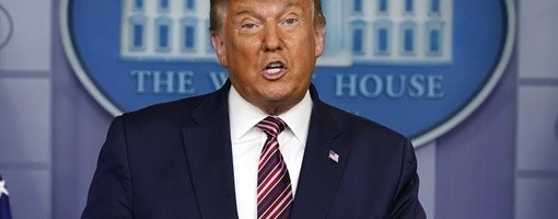 VOA: Tramp novinarima tvrdio da na prevaru pokušavaju da mu oduzmu drugi mandat