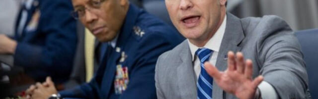 Хегсет бранио нападе на бродове нарко картела: Трамп има право на војну акцију