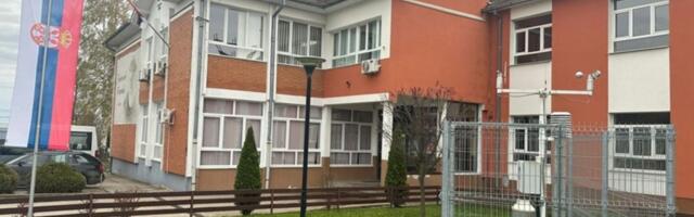 Ova seoska škola u Srbiji već tri godine NE DOZVOLJAVA telefone na času: Evo kako se model pokazao