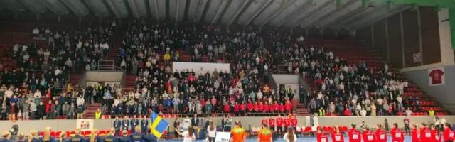 Kragujevčani bodrili rukometašice Srbije: Švedska slavila u hali  Jezero  (FOTO)