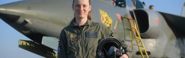 Vojska Srbije dobila prvu ženu pilota jurišnog borbenog aviona "Orao"
