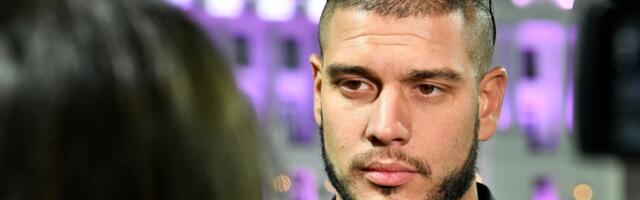 "ŠTA VREDI PAPIR KAD JE FILIP LUPIO PEČAT?" Dejan Dragojević brutalno isprozivao Cara, pa najavio svadbu sa Jovanom: "Ja širim ljubav, a oni noge"