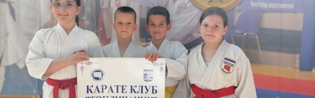 Karatistkinjama Sari i Irini iz Topličanina zlatne medalje na Prvenstvu Srbije za mlađe uzrasne