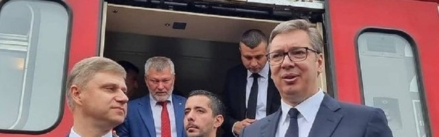 Vučić sebe uporedio sa kraljem Milanom?!