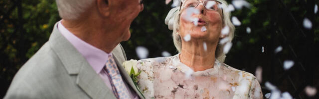 UPOZNAJTE PAR KOJI NIKAD NIJE BIO S DRUGIM PARTNEROM! Njihova priča dira pravo u srce, a tek ova scena! (FOTO)