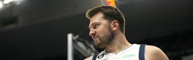 LUKA DONČIĆ PAO U SEVDAH: NBA zvezda se PROVODI u Hrvatskoj - pevač mu na uvo peva OMILJENU pesmu! (VIDEO)