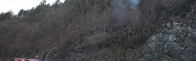 POD VATROM DESETAK HEKTARA: Požar u ataru Magliča u Ibarskoj klisuri