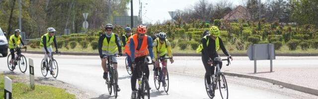 Dirljive reči doktora koji prati bicikliste do Strazbura: Jedni druge bodre, vole, padaju, zaplaču malo, ali ustaju