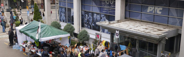 TEROR NAD GRAĐANIMA SE NASTAVLJA! Nasilnici opet blokiraju ulice u Beogradu