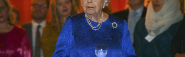 I KRALJICA ELIZABETA II POVEZANA SA EPSTINOM! Bio je poznat na njen rođendan u Vindzor!