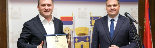 Ministru Selakoviću u Lebanu uručeno priznanje: Caričin grad kao okosnica budućeg razvoja opštine