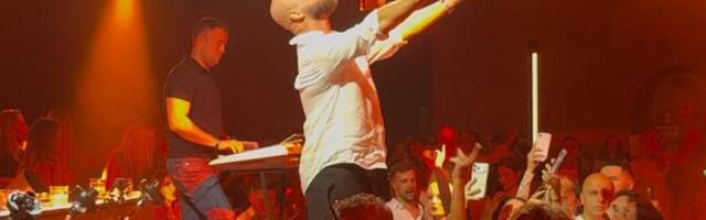 BOBAN RAJOVIĆ ZARADIO 35.000 DOLARA! Haos u Americi za doček Srpske Nove godine:  Stigao u ozbiljnoj mašini, Florida na nogama