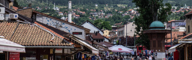 Гогановић осудио претеће графите „Смрт Србима, Босна Бошњацима“ на војном полигону