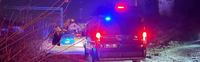 Ovako je priveden muškarac koji je tokom potere pucao na policiju u Novom Sadu: Vozilo marice stiglo u stanicu