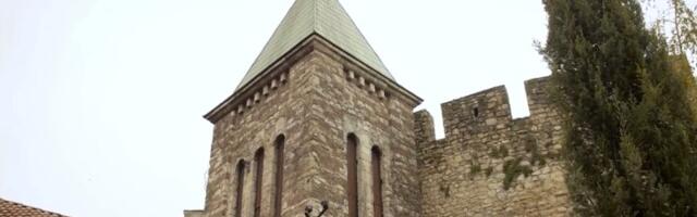 Luster od metaka koji oduševljava turiste: Crkva Ružica na Kalemegdanu između istorije i legende (FOTO)