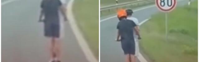 Roditelji, da li znate šta vam deca rade?! Dečaci na trotinetu izleteli na autoput kod Inđije, snimak šokirao Srbiju!
