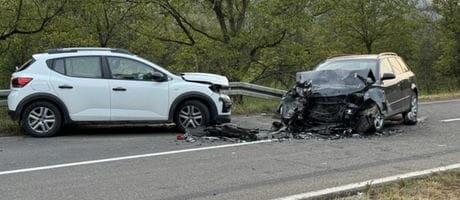 Automobili smrskani – Težak sudar kod Novog Pazara, više osoba povrijeđeno