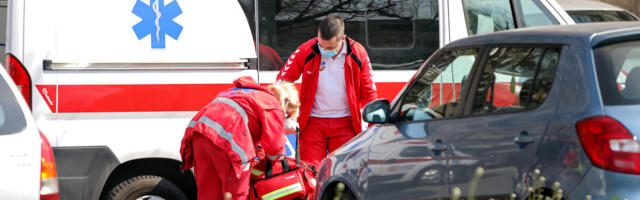 Svađa oko parkinga završila krvavim obračunom: Muškarcu probušena plućna maramica, hitno je prevezen u bolnicu