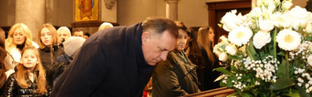 Dodik čestitao Badnje veče i poželeo sreću, mir i razumevanje