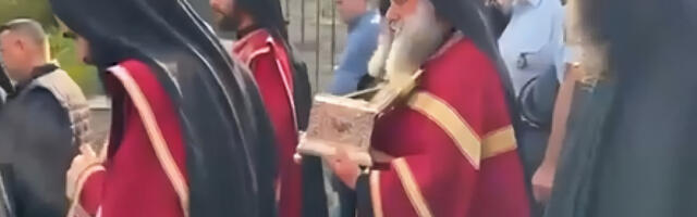 POJAS PRESVETE BOGORODICE KRENUO KA BEOGRADU: Svetinja sa Svete gore danas stiže uz najviše počasti (VIDEO)
