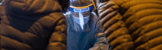 U svetu broj vakcinisanih protiv koronavirusa premašio broj zaraženih