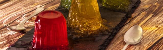 Neobični žele sa celim voćem