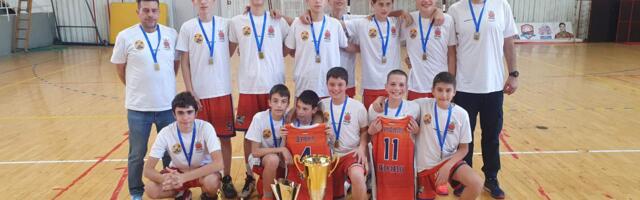 Mladi košarkaši Mladosti osvojili “Kup kralja“