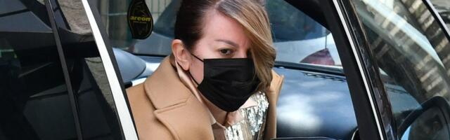 VIKI MILJKOVIĆ SAOPŠTILA DATUM I VREME SAHRANE ROĐENOG BRATA Kolege sa estrade se opraštaju od Vladice: "Ostala je bez majke i oca, sad i bez brata"