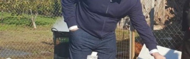 (FOTO) PREDSEDNIK VUČIĆ OBOŽAVA OVU SRPSKU POSLASTICU Kad ih je video, nije mogao da odoli