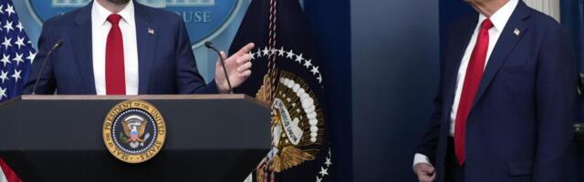 NAPAD NA KUĆU TRAMPOVOG POTPREDSEDNIKA, PRVI SNIMCI! Američka Tajna služba pozvala policiju, POLUPANI PROZORI, uočena osoba koja "trči" (FOTO, VIDEO)