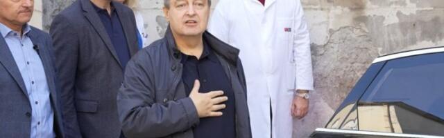 U ŽIVOT ME JE VRATILA PESMA "ROMANIJA", NIJE BILO SUĐENO DA ODEM: Ministar Dačić podelio najintimnije detalje svoje LAVOVSKE BORBE! (FOTO)