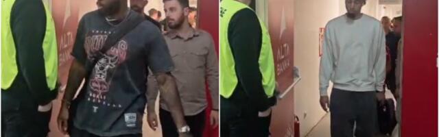 ZVEZDINI KOŠARKAŠI BEZ REČI NAPUSTILI ARENU! Posle poraza u derbiju samo jedan igrač pogledao novinare! Zajedno pobegli od pitanja