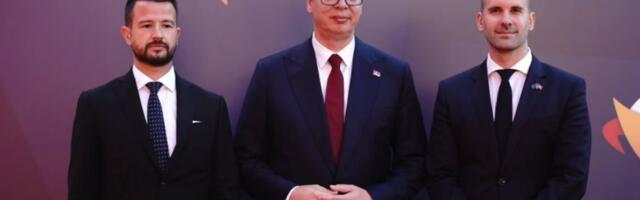 Tri boda u gostima: Vučić u Tivtu preuzeo inicijativu i promenio politički narativ (FOTO)