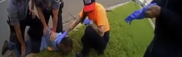 JOŠ JEDAN SNIMAK BRUTALNOSTI AMERIČKE POLICIJE! Čovek viče "NE MOGU DA DIŠEM", policajac mu odgovara - BAŠ ME BRIGA! Pre toga je vitlao pištoljem na ulici... (VIDEO)