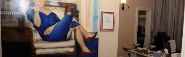 Bil ima bolje noge od Hilari - spomenik u Prištini bi trebalo da mu dorade: Brutalan komentar o bivšem predsedniku SAD