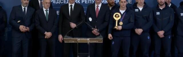 UŽIVO PONOSAN SAM NA NJIHOV TRUD I RAD! ONAKVA ODBRANA SE NE VIĐA: Zlatni vaterpolisti na prijemu kod Vučića, otkrio šta ga je posebno oduševilo