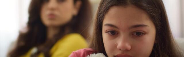 10 RODITELJSKIH GREŠAKA zbog kojih deca mogu nositi EMOCIONALNE OŽILJKE čitav život