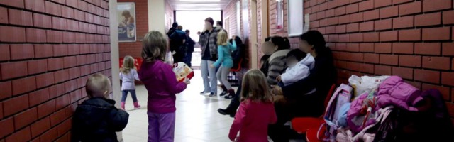 Ne možete da ostanete sa bebom u bolnici, korona je - Anina priča o tome kako se izborila da je ne odvoje od devetomesečnog sina