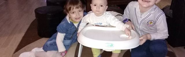 Priče velikih porodica: 'Njih troje, a mama jedna. Često se našalim da je moj nadimak mamamamamamama'