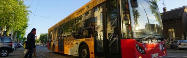 DRAMA U AUTOBUSU! Puklo crevo od antifriza,  tečnost se prolila po putniku