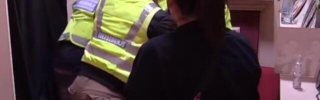 DALILA SE BACILA NA BETON, DEJAN UDARAO GLAVOM O ZID! Nikad žeći sukob Dragojevića - obezbeđenje hitno reagovalo! (VIDEO/FOTO)