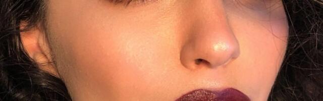 Bordo karmin je “power lipstick” od kog ne treba da prezate, a evo kako da ga kombinujete