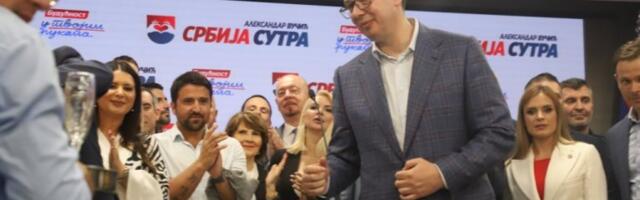 MEDIJI IZ REGIONA O IZBORIMA U SRBIJI: Vučićeva neverovatno ubedljiva pobeda i haos sa kol centrima obeležili dan glasanja